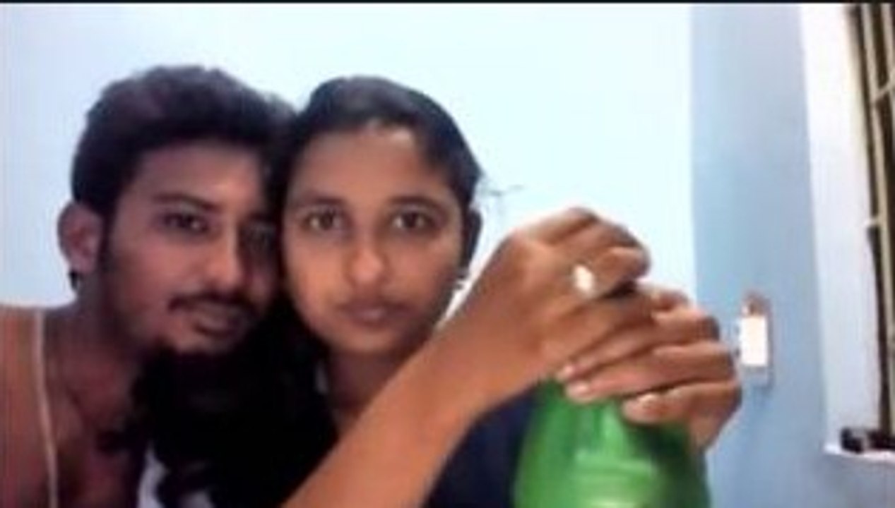 Indian School Girl Leaked Her Video From Phone !! Viral Videos 2017 - video Dailymotion