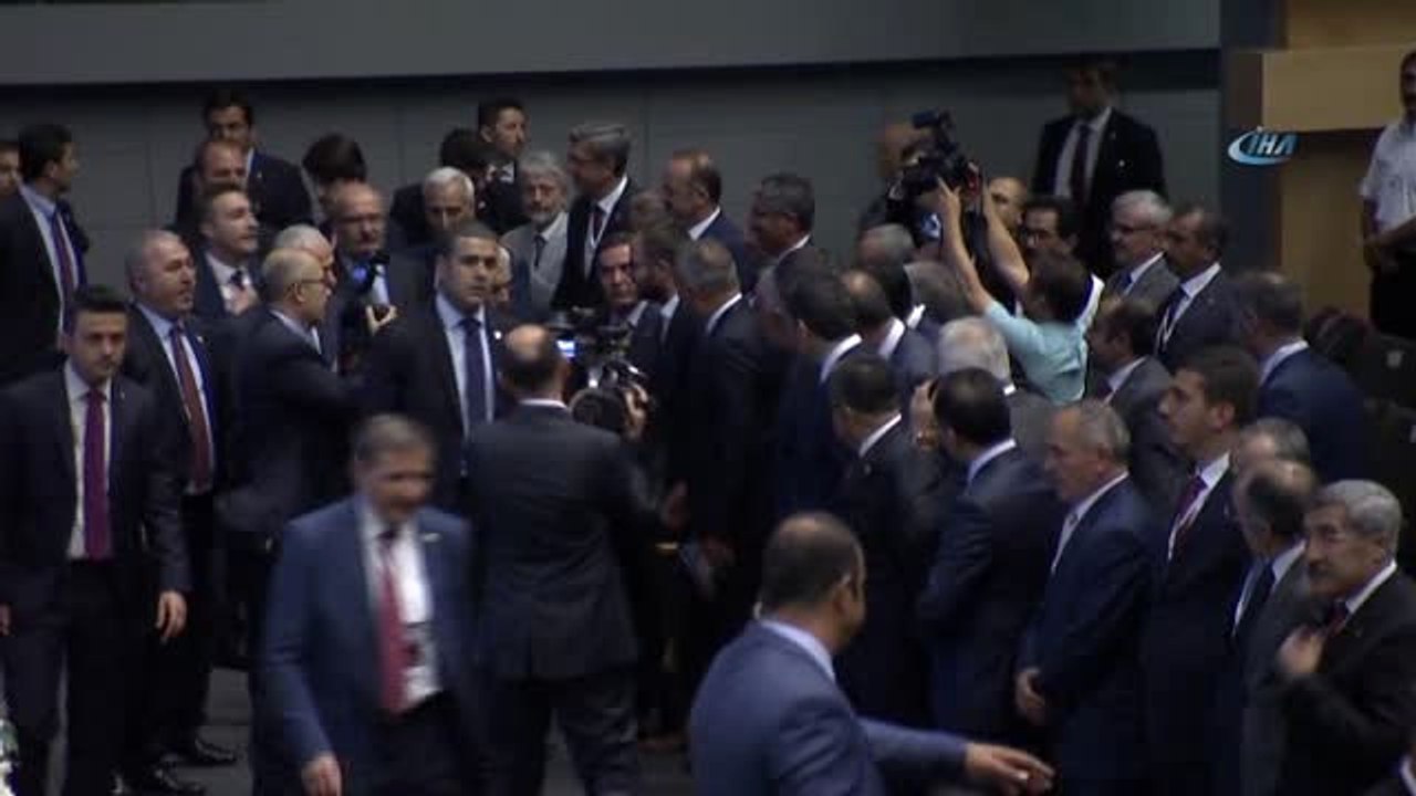 Başbakan Binali Yıldırım: "Doğu ve Güneydoğu'daki Kardeşlerimizi Baskıyla, Tehditle Sindirmeye...