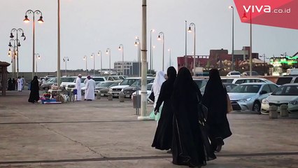 Senja di Masjid Terapung Laut Merah