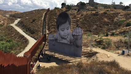 L'image à ne pas louper:  Kikito, l'enfant qui épie la frontière mexico-américaine