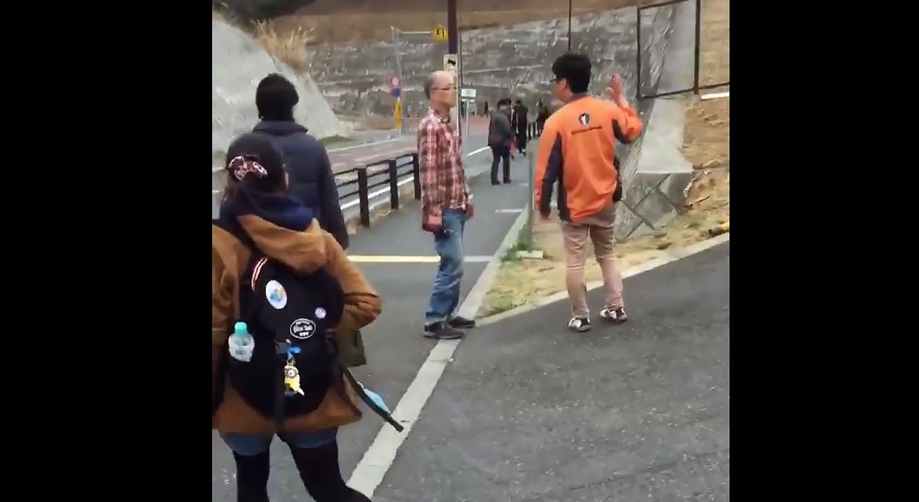 【常識は】マナーを守れないキチガイおじさん【看板なくても守ろうね】