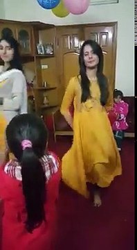 Beautiful Pakistani Indian Girls Dance Hot Girl Dance Mujra 2017 Must Watch