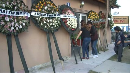 Tutuklu Hdp'li Tuğluk, Annesinin Cenazesine Katıldı