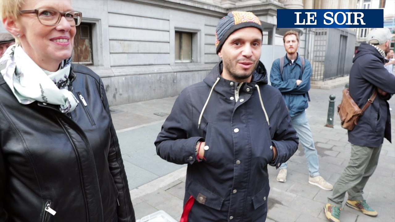 Dix œuvres de l'artiste espagnol Isaac Cordal dans les rues de Bruxelles