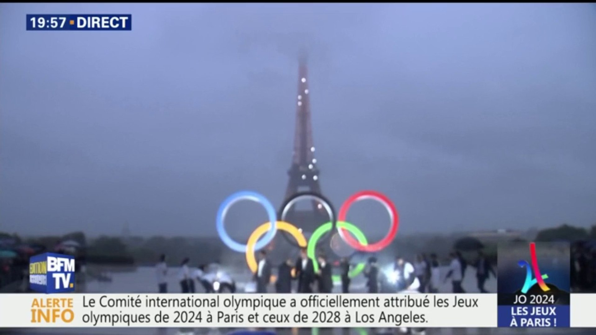 Les anneaux olympiques dévoilés devant la Tour Eiffel pour fêter les J.O.  2024 - Vidéo Dailymotion