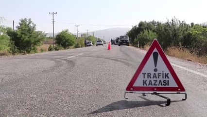 Traktör Şarampole Devrildi: 1 Ölü, 1 Yaralı