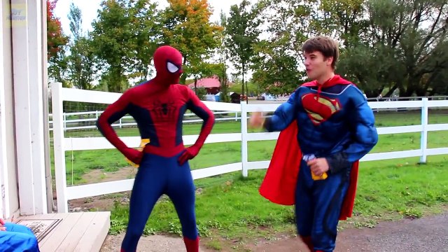 Spiderman & Frozen Elsa M&M CHALLENGE! w/ Maleficent Joker Spidergirl Superman Anna! Super