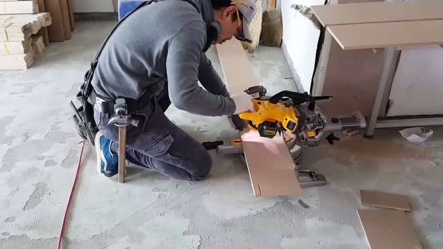 아파트 현관문리폼 인테리어 목공작업 목수는톱스타