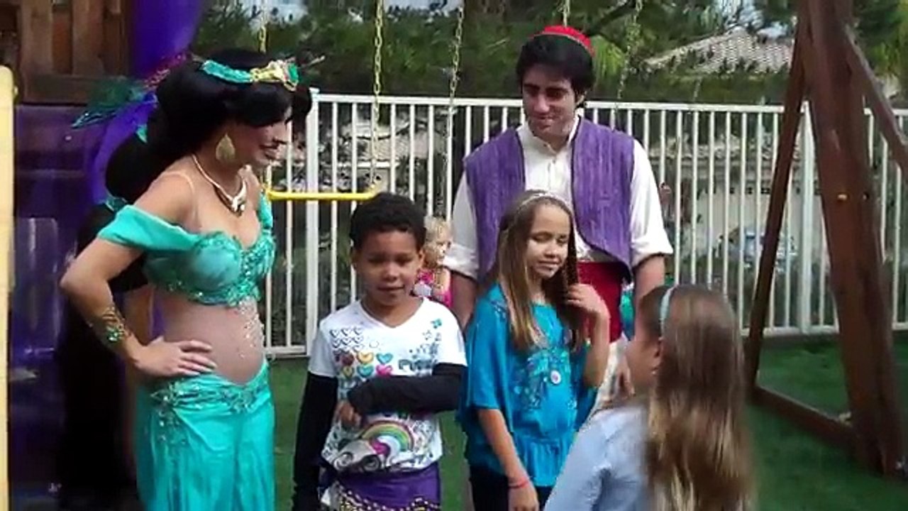 Shimmer and Shine | ‘Magic Carpet Ride Official Music Video | Nick Jr.