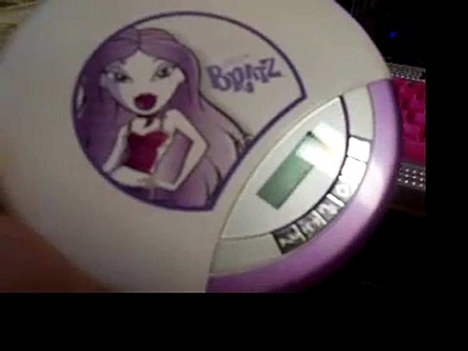 2005 Bratz CD player