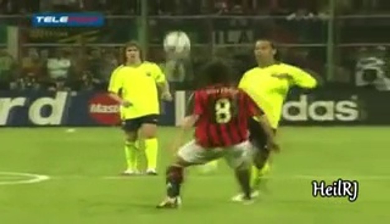 Ronaldiño, ¡Todo un fenómeno! Aquí sus mejores jugadas - Vídeo Dailymotion