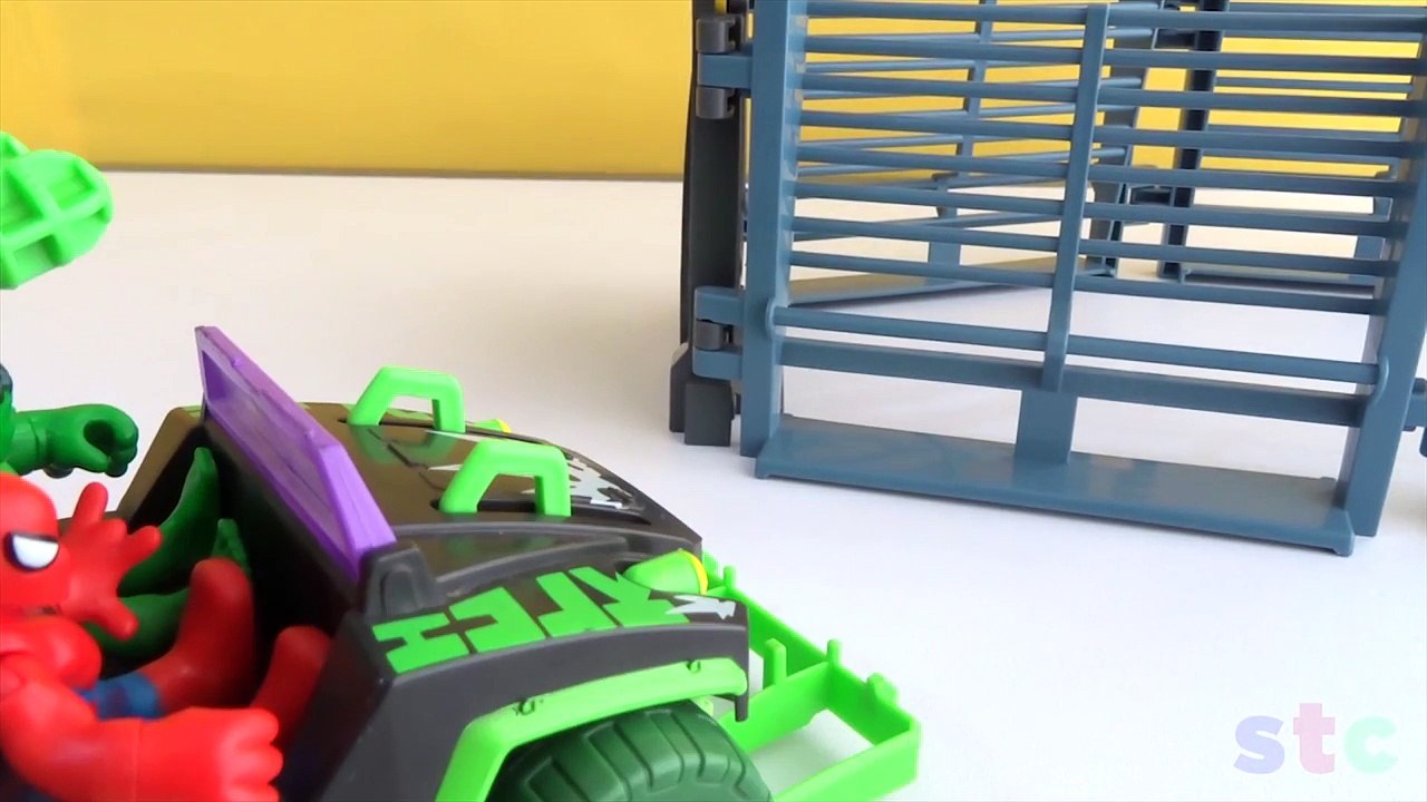 Super Hero Adventures Spiderman y Hulk pelean con Venom