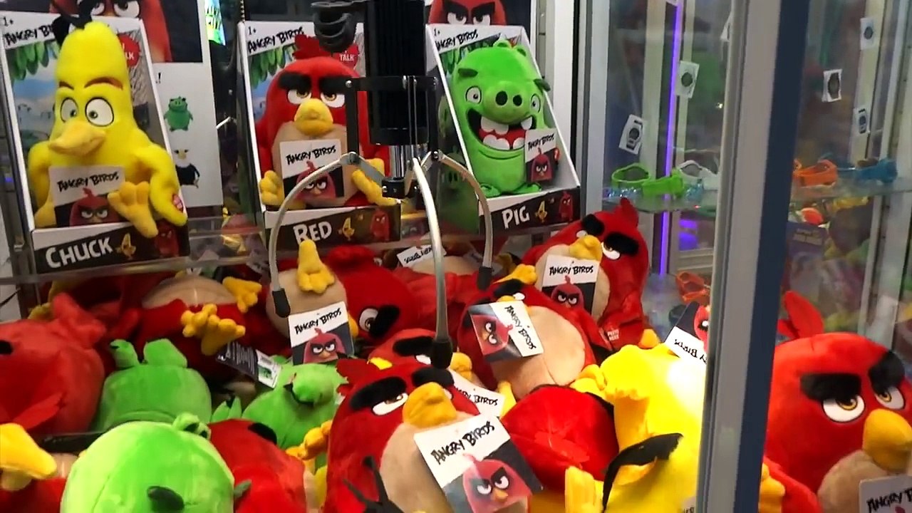Winning Angry Birds Movie Plush From the Claw Machine!