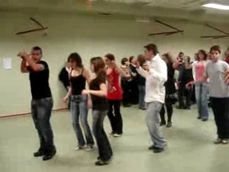 MOV05019