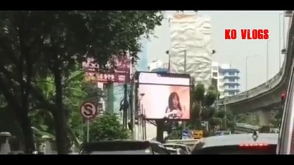 HEBOH!!! LAYAR LED DEPAN KANTOR WALIKOTA JAKSEL MENYIARKAN VIDEO JAV BANYAK ORANG IKUT NOBAR