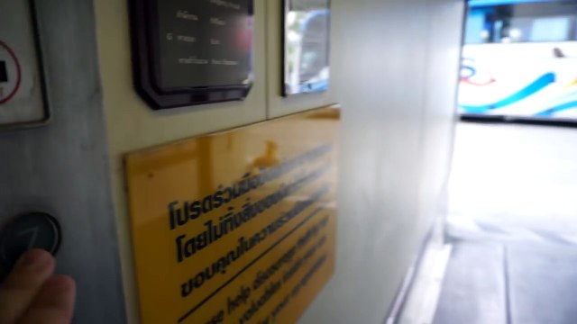 Very awesome Mitsubishi trion car elevators @ Hotel AVANI Atrium Bangkok, Thailand