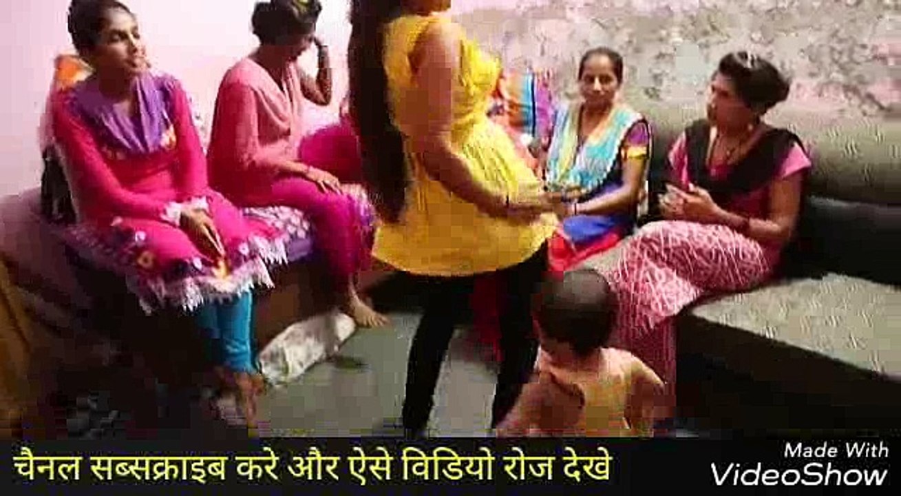 ladki ka friends ke samne dance/ girl dance in home in fornt friends
