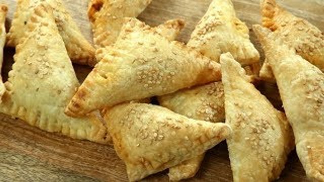 Chicken Puffs | Chicken Pattice Recipe | Chicken Puffs Pastry Indian Style | Chicken Recipe | Varun