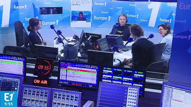 Christophe Castaner avec Macron, on dirait un mec qui essaye de défendre son pote bourré