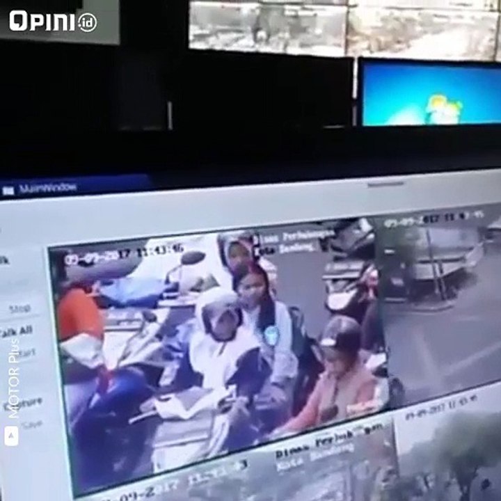 Ditegur Lampu Merah