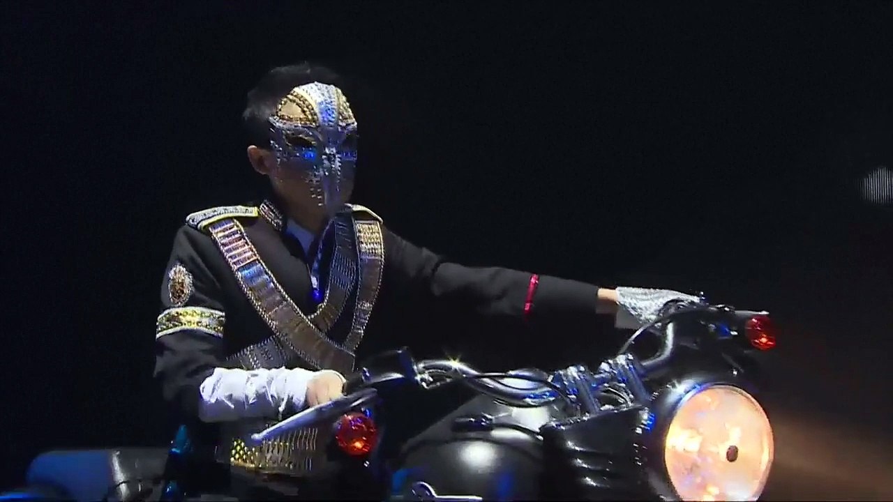 Alibaba chief executive performs Michael Jackson dance moves