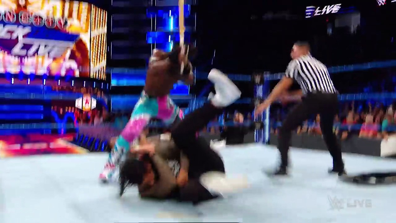 The Usos vs. The New Day - SmackDown Tag Team Title Street Fight: SmackDown LIVE, Sept. 12, 2017