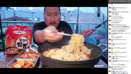 비 올땐 야외에서 라면이지~ [오징어 짬뽕] 3개 요리&먹방!! [흥삼] in 옥탑방 (17.7.7) Cook&Mukbang