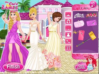 Công chúa Barbie chụp ảnh cưới tự sướng với các công chúa Disney
