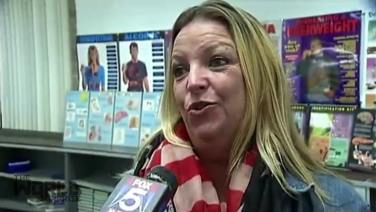 Returning Soldier Surprises Little Sister at School