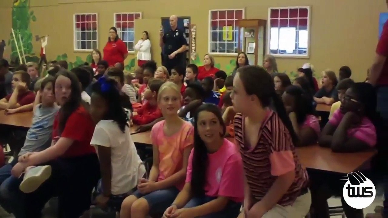 This Marine Surprised his Baby Sister at School When She Was Least Expecting it
