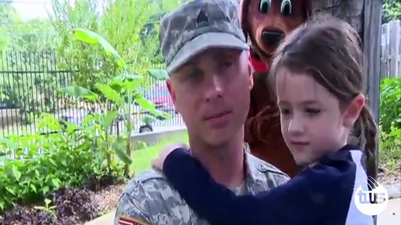 Soldier Returns Home to Surprise of Daughter on 6th Birthday