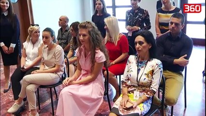 Rama vetë i shtrirë, cila nga ministret u bind e para për të dhuruar gjak (360video)