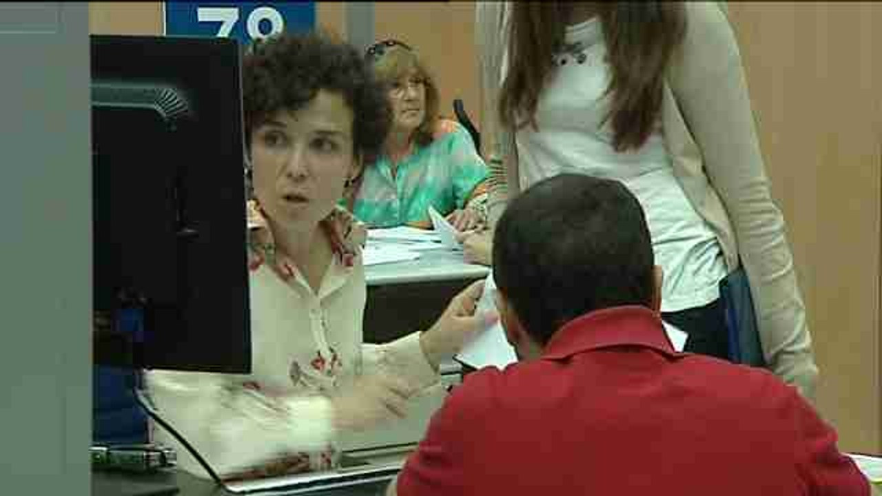 Nueva reunión entre Gobierno y sindicatos para los salarios de los funcionarios