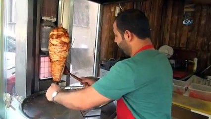 Sigarayı Bıraktı, Öğrencilere Burs Verecek