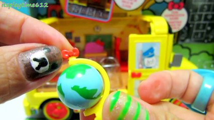 HELLO KITTY SCHOOL BUS & Play-Doh Sweets | itsplaytime612