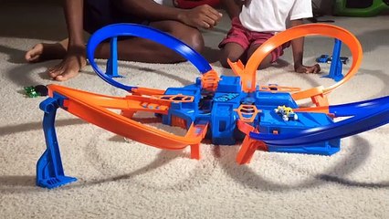 Super Siah & Dads Hot Wheel Crash Tournament