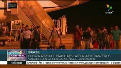 Скачать видео: Fuerza Aérea de Brasil rescata 14 extranjeros varados en San Martín