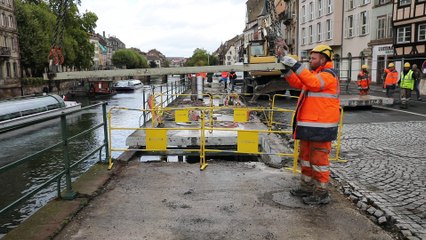 Démolition de l'encorbellement quai des Bateliers