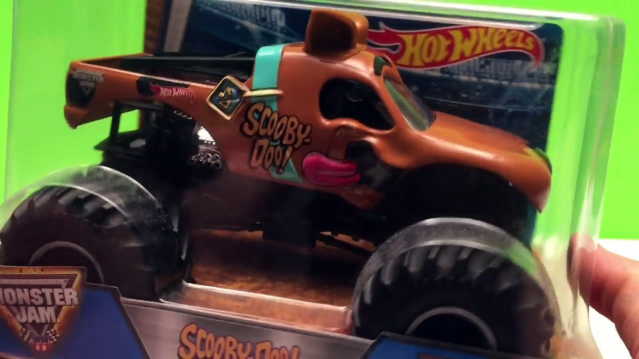 SCOOBY DOO 1:24 Scale Monster Jam Truck Zombie
