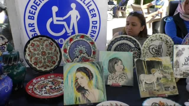 Çini Yaparak Aile Bütçesine Katkı Sağlayacaklar