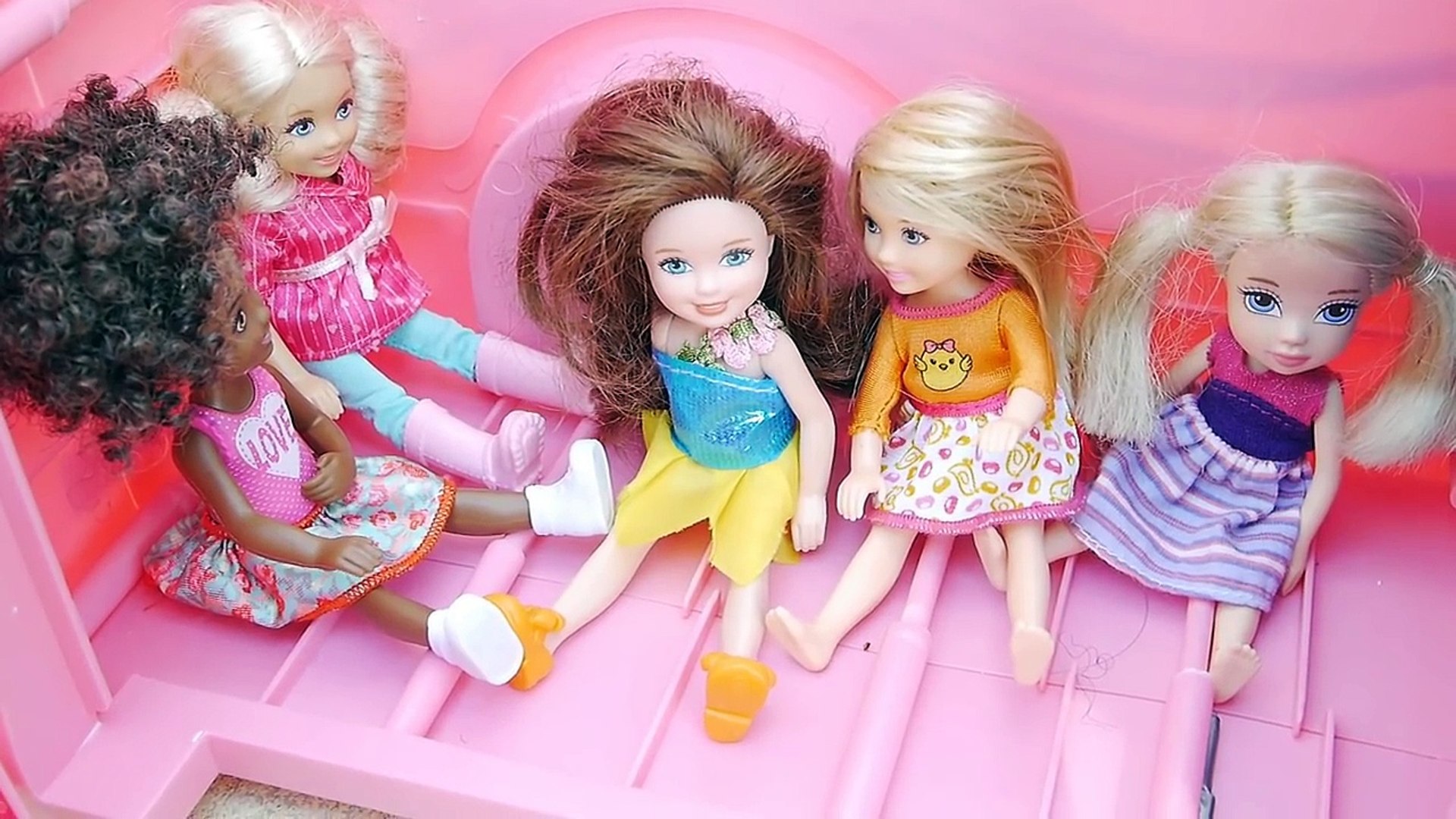 رحلة المدرسة و حادثة مخيفة العاب بنات الأنسة فلة باربي Barbie School Filed  trip Dino - Dailymotion Video