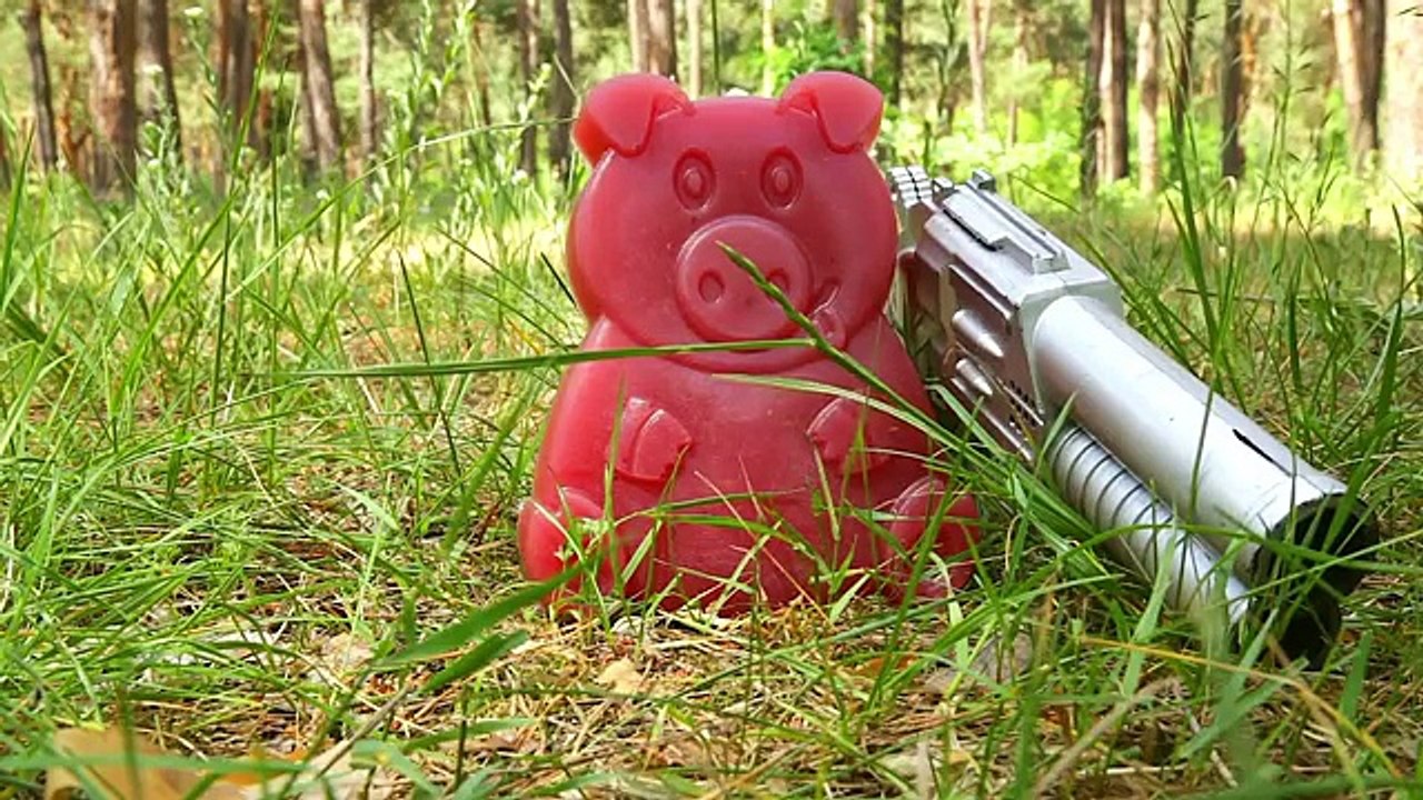 ЖЕЛЕЙНАЯ СВИНКА ЛЮСЯ ПРОТИВ ЖЕЛТОБРЮХА И ТЕРМИНАТОРА Мистер Макс спасает желейную свинку