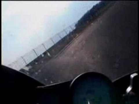 Yamaha R1 vs Honda CBR 900