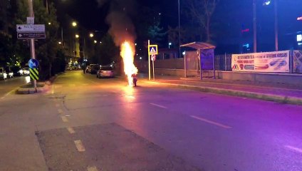 motosikletini yaktı