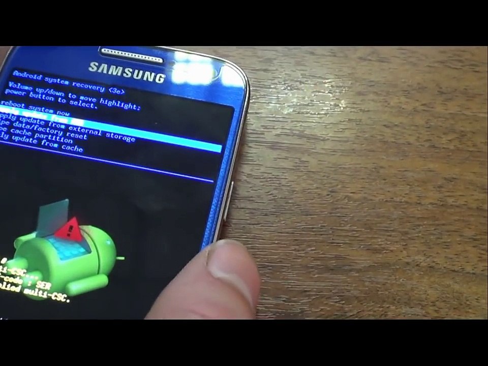 Сброс вируса баннера на Android телефоне