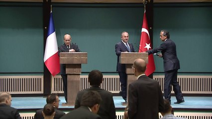 Ankara: Le Drian appelle à l'apaisement entre la Turquie et l'UE