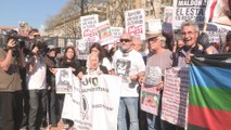 Familia de argentino desaparecido marcha en protesta con Madres Plaza de Mayo
