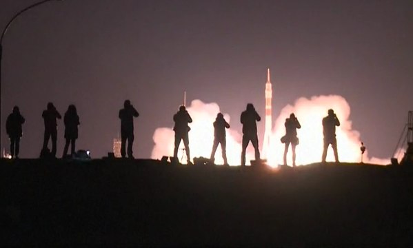 2 Astronot Meluncur ke Stasiun Luar Angkasa Internasional