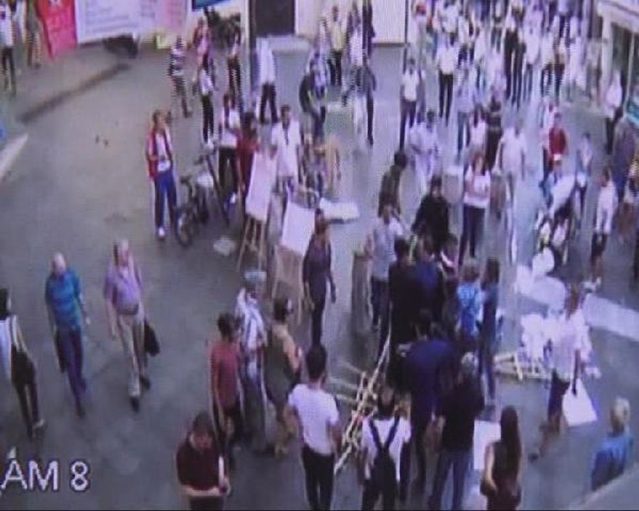 "Bilimsel ve Laik Eğitim Hareketi' Standına Saldırı Anı Güvenlik Kamerasında