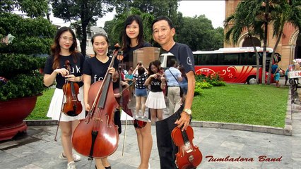 Âm Nhạc Đường Phố-  Ban nhạc Flamenco Tumbadora Biểu diễn tại Nhà Thờ Đức Bà